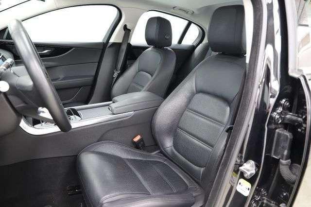 Jaguar XE S 2.0 Turbo 250PS VIR.COCKPIT Carplay 1.HAND