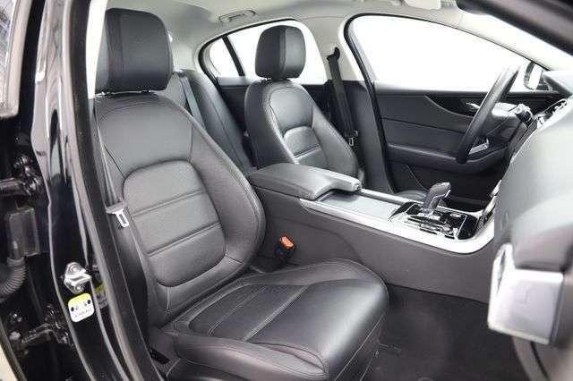Jaguar XE S 2.0 Turbo 250PS VIR.COCKPIT Carplay 1.HAND