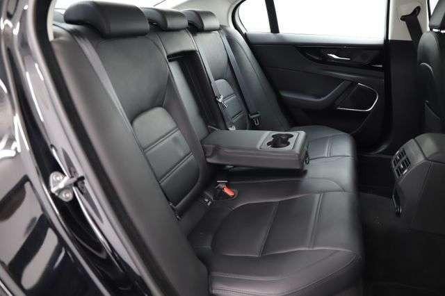 Jaguar XE S 2.0 Turbo 250PS VIR.COCKPIT Carplay 1.HAND