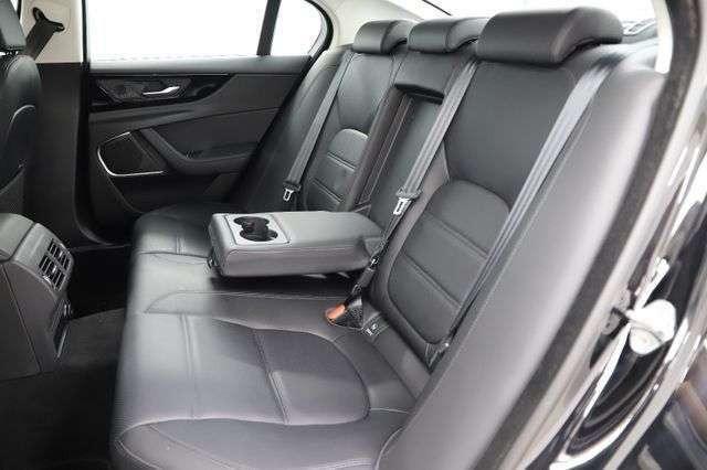 Jaguar XE S 2.0 Turbo 250PS VIR.COCKPIT Carplay 1.HAND