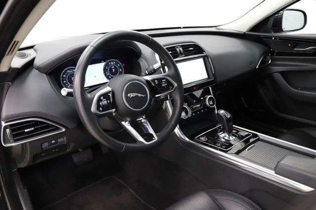 Jaguar XE S 2.0 Turbo 250PS VIR.COCKPIT Carplay 1.HAND