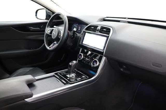 Jaguar XE S 2.0 Turbo 250PS VIR.COCKPIT Carplay 1.HAND