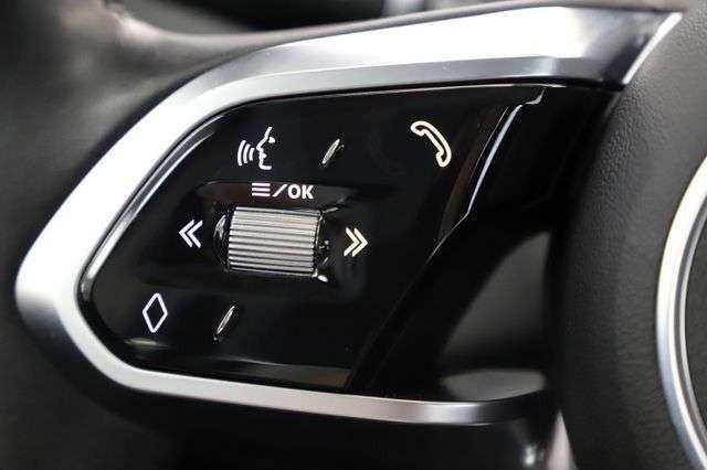 Jaguar XE S 2.0 Turbo 250PS VIR.COCKPIT Carplay 1.HAND