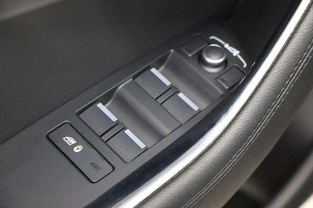 Jaguar XE S 2.0 Turbo 250PS VIR.COCKPIT Carplay 1.HAND