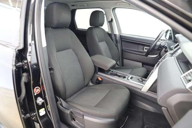 Land Rover Discovery Sport SE AWD 241PS Pano SHZ 1.Hand