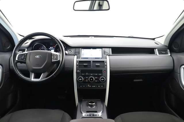 Land Rover Discovery Sport SE AWD 241PS Pano SHZ 1.Hand