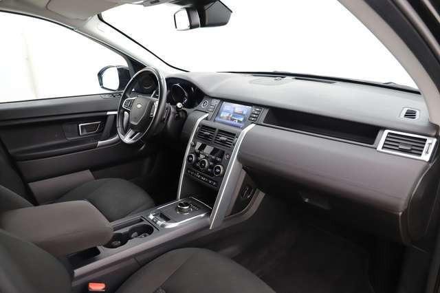 Land Rover Discovery Sport SE AWD 241PS Pano SHZ 1.Hand