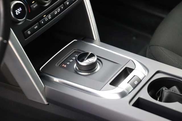 Land Rover Discovery Sport SE AWD 241PS Pano SHZ 1.Hand