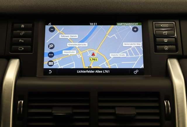 Land Rover Discovery Sport SE AWD 241PS Pano SHZ 1.Hand