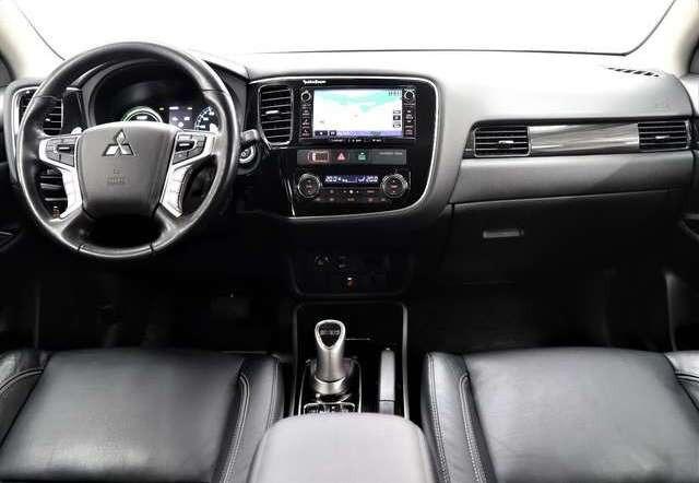 Mitsubishi Outlander 2.0 203PS Plug-in-Hybrid PHEV TOP 4WD