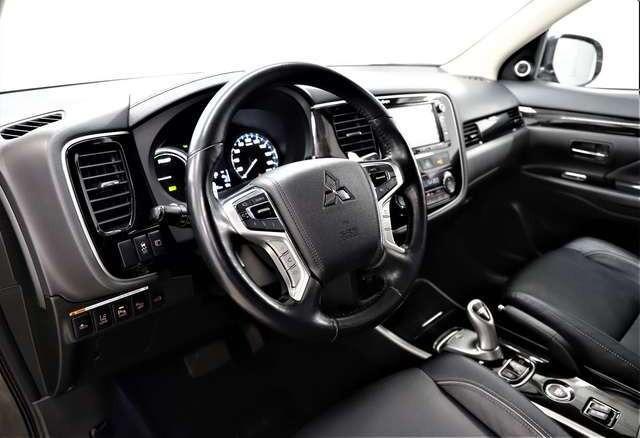 Mitsubishi Outlander 2.0 203PS Plug-in-Hybrid PHEV TOP 4WD