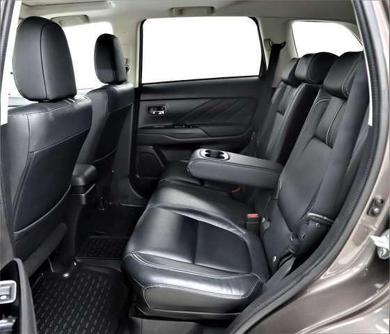 Mitsubishi Outlander 2.0 203PS Plug-in-Hybrid PHEV TOP 4WD