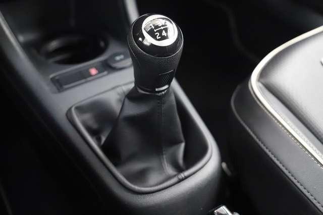 Volkswagen up! 1.0 60PS move up BMT Klima Leder SHZ Fender