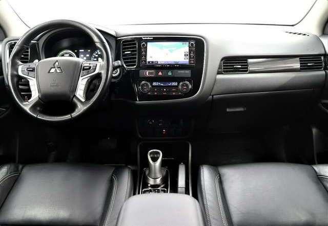 Mitsubishi Outlander 2.0 203PS Plug-in-Hybrid PHEV TOP 4WD