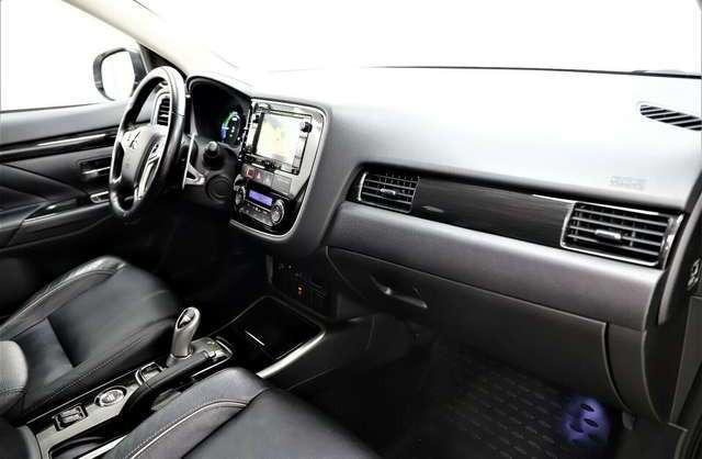 Mitsubishi Outlander 2.0 203PS Plug-in-Hybrid PHEV TOP 4WD