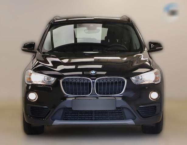 BMW X1 18 i 1.5 136PS sDrive Navi R-Kamera