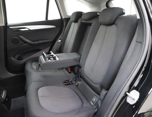 BMW X1 18 i 1.5 136PS sDrive Navi R-Kamera