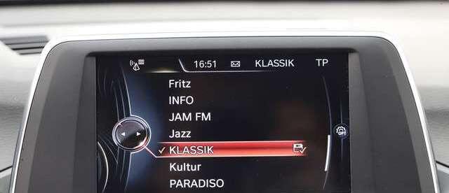 BMW X1 18 i 1.5 136PS sDrive Navi R-Kamera
