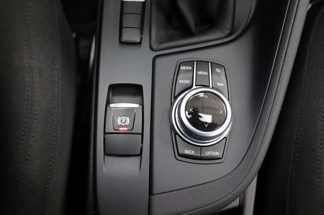 BMW X1 18 i 1.5 136PS sDrive Navi R-Kamera