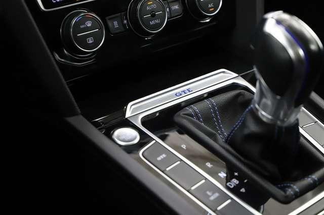 Volkswagen Passat Variant GTE 1.4 TSI 218PS DSG Hybrid ACC
