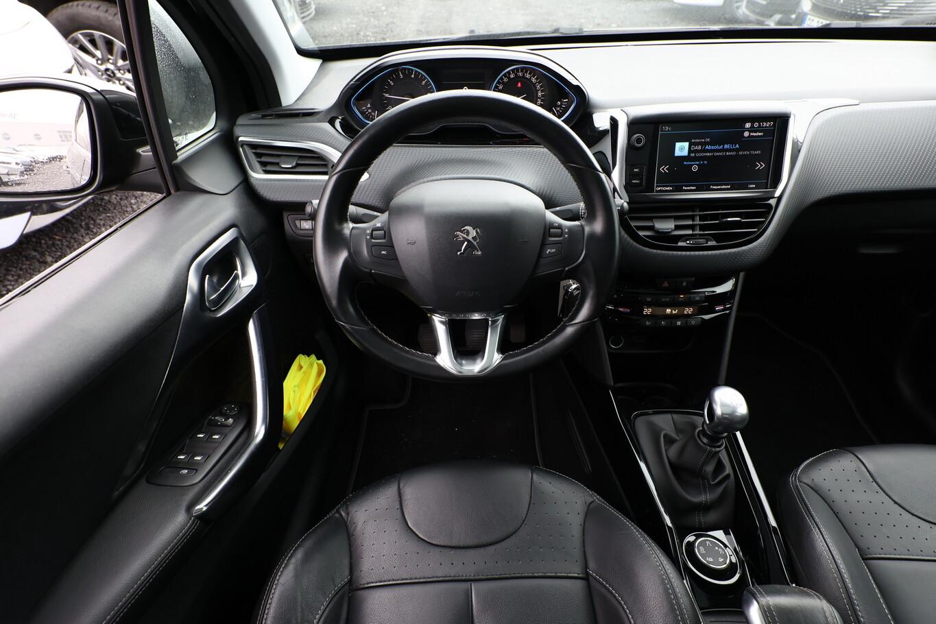 Peugeot 2008 1.2 PT 130 Allure Pano ParkAs Kam Nav SHZ