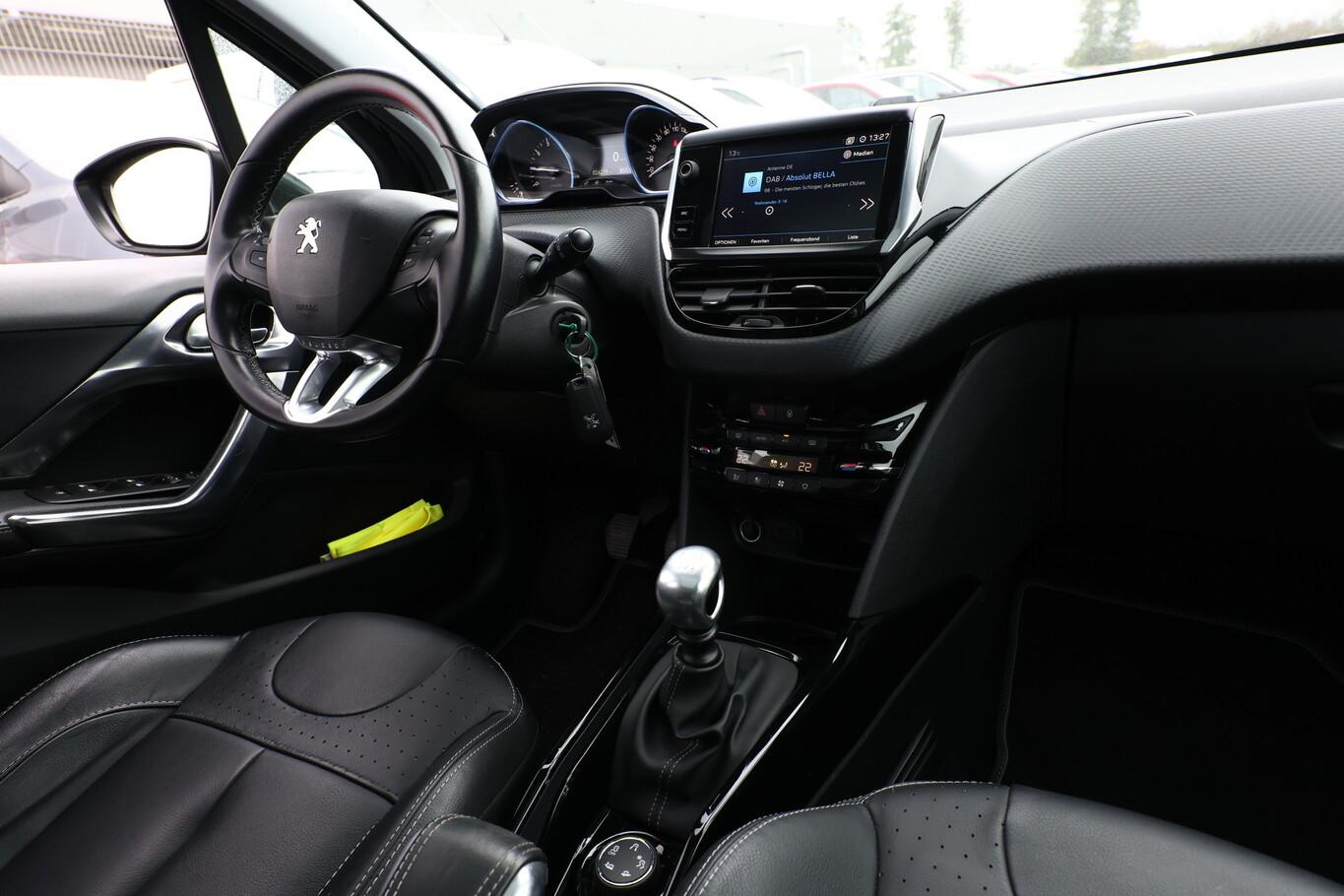 Peugeot 2008 1.2 PT 130 Allure Pano ParkAs Kam Nav SHZ