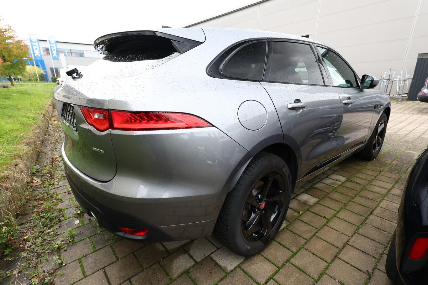 Jaguar F-Pace 30d 300 Aut. R-Sport AWD Pano Nav Temp