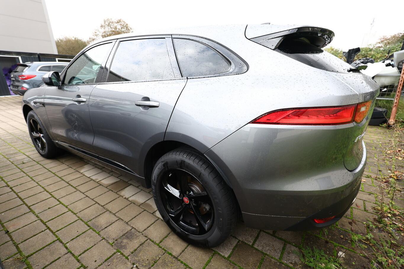 Jaguar F-Pace 30d 300 Aut. R-Sport AWD Pano Nav Temp