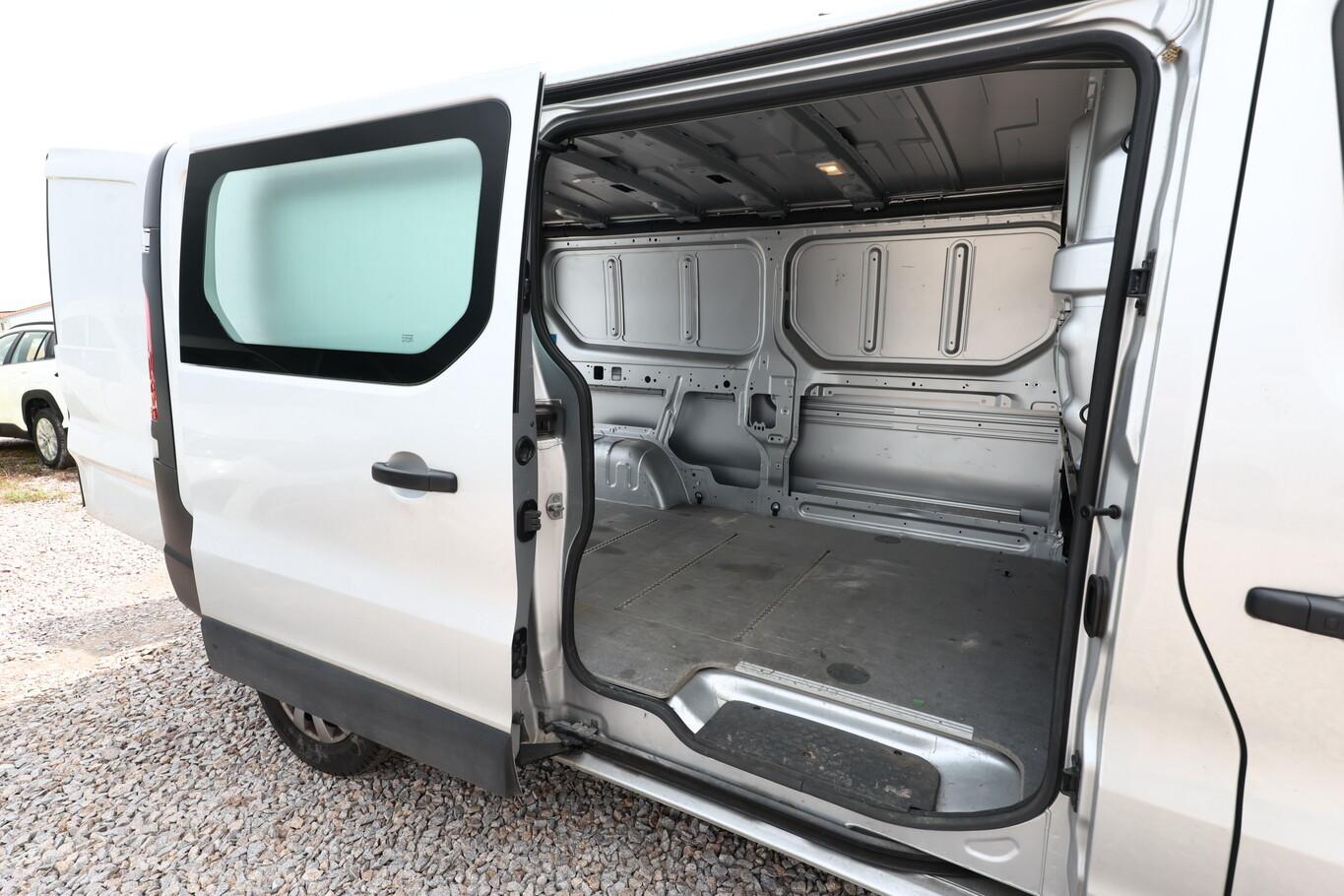 Renault Trafic 1,6 dCi 145 L2H1 2,9t Komfort Nav PDC AHK