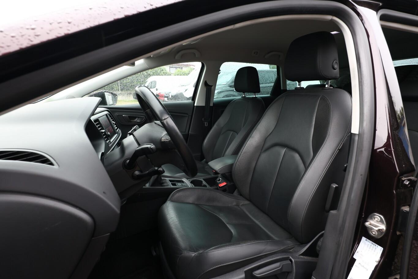 Seat Leon ST 1.6 TDI 116 Style Leder Nav LED PDC AHK