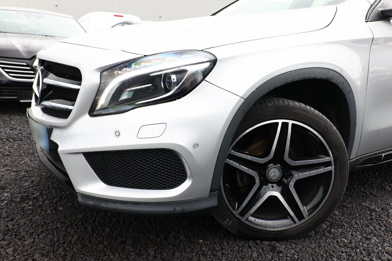 Mercedes-Benz GLA 200 d AMG Line NightP Pano Nav ParkAs Temp