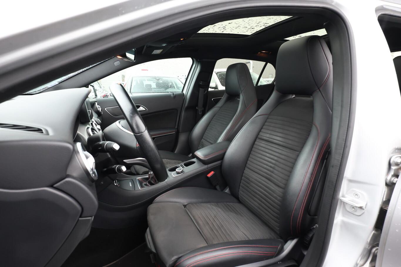 Mercedes-Benz GLA 200 d AMG Line NightP Pano Nav ParkAs Temp