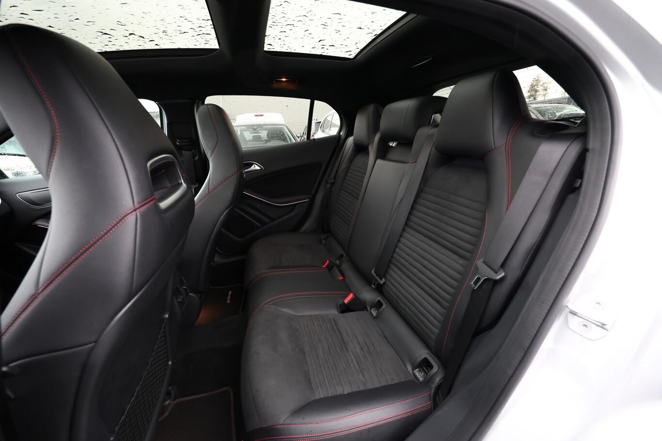 Mercedes-Benz GLA 200 d AMG Line NightP Pano Nav ParkAs Temp