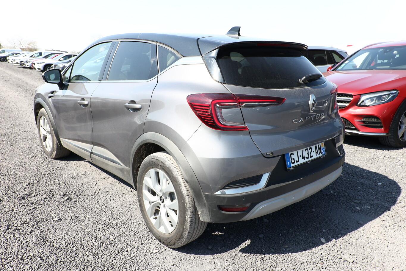 Renault Captur II TCe 140 MHEV EDC LED Nav PDC Kam 17Z