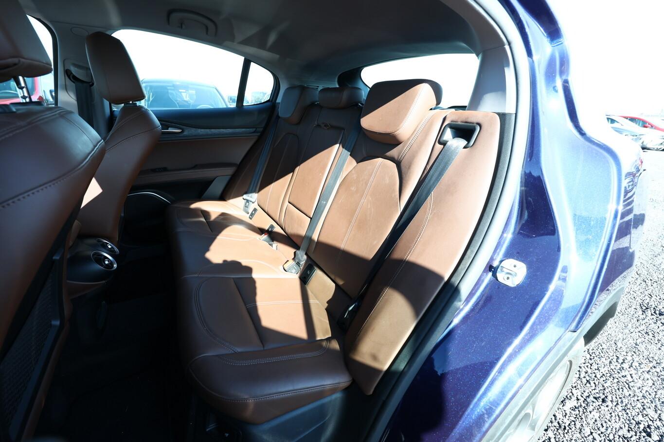 Alfa Romeo Stelvio 2.0 Turbo 280 Q4 Leder EHK 19Z PDC LaneA