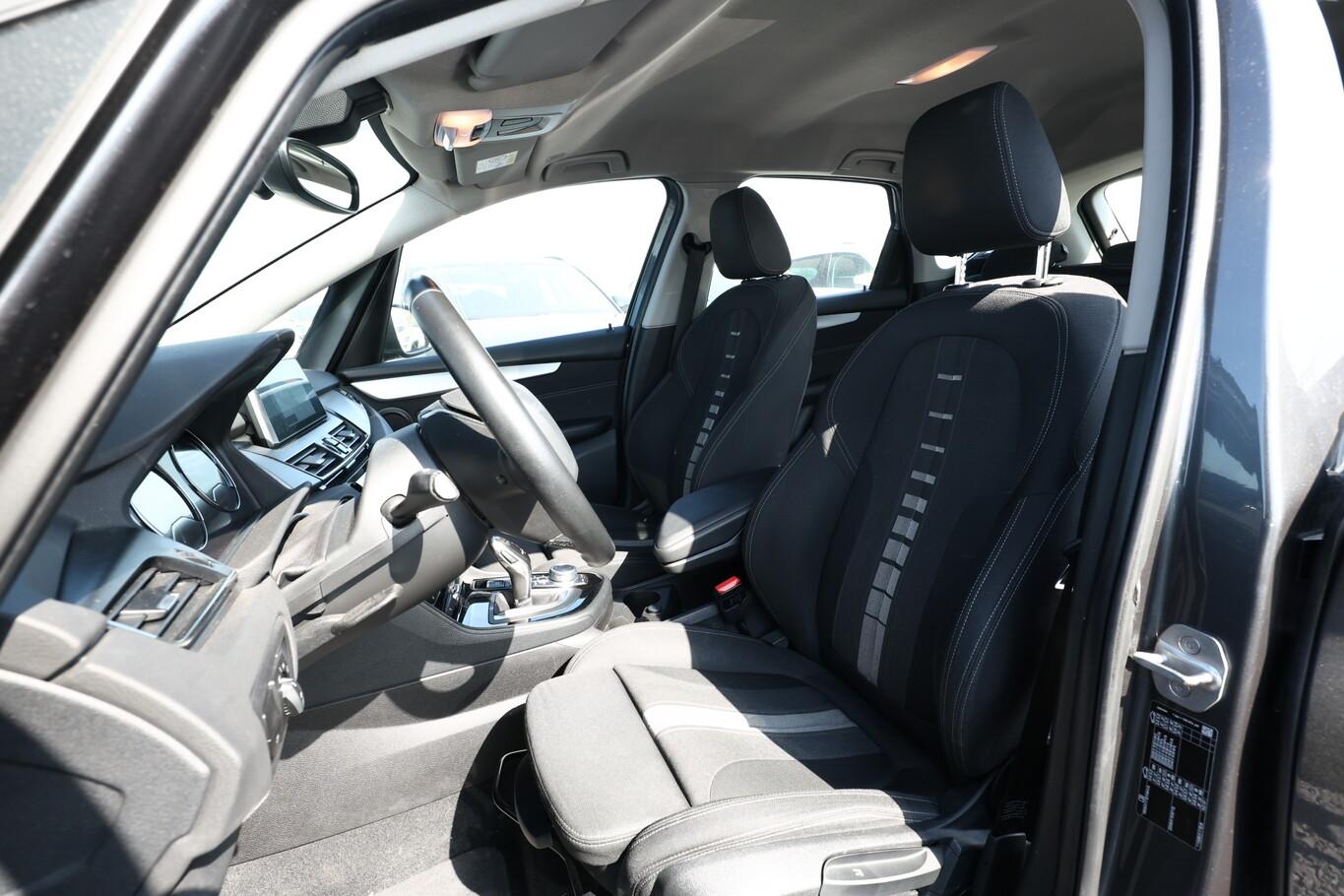 BMW 218 2er Active Tourer i Advantage LED Nav. PDC