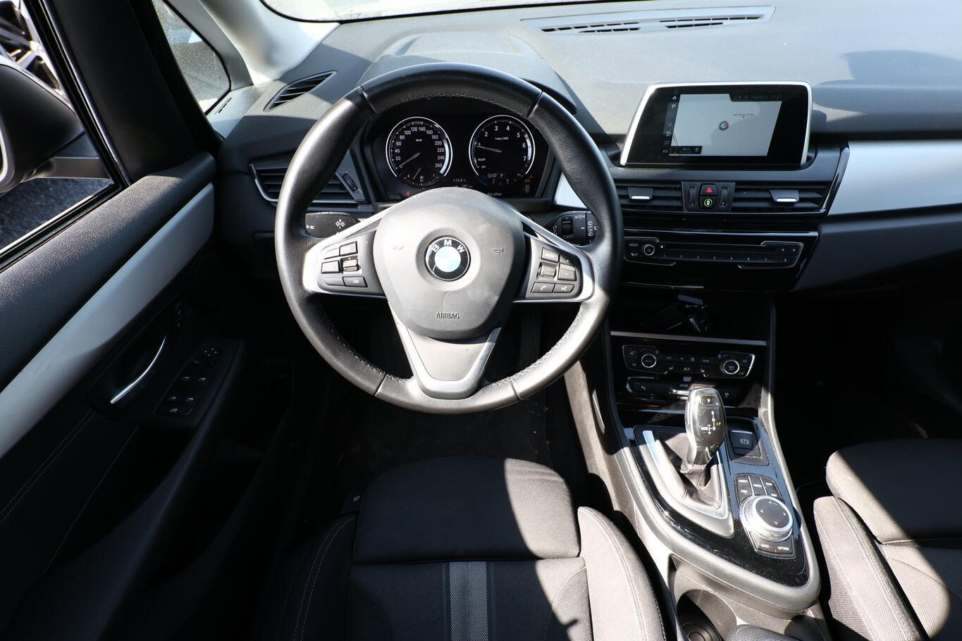 BMW 218 2er Active Tourer i Advantage LED Nav. PDC