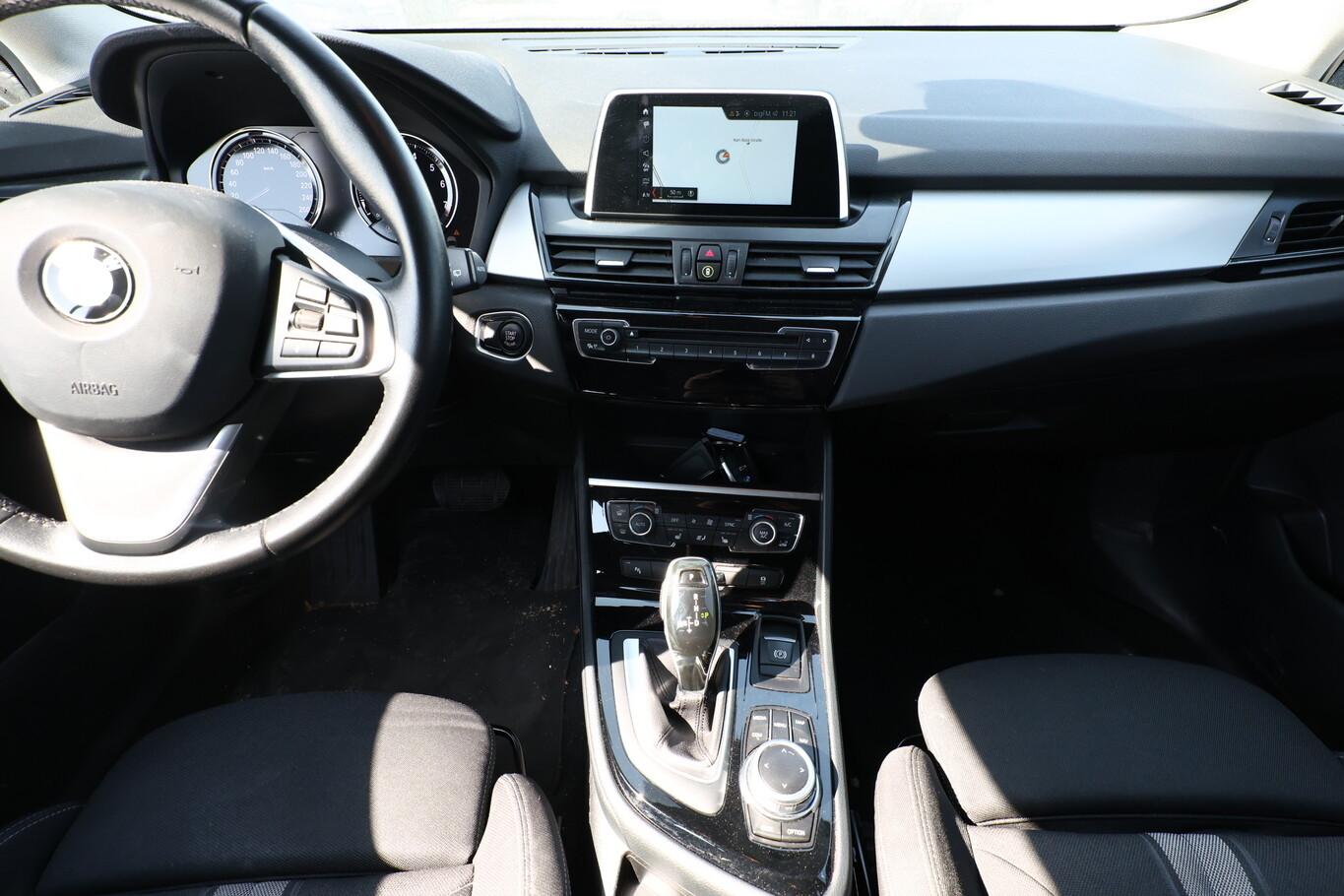 BMW 218 2er Active Tourer i Advantage LED Nav. PDC