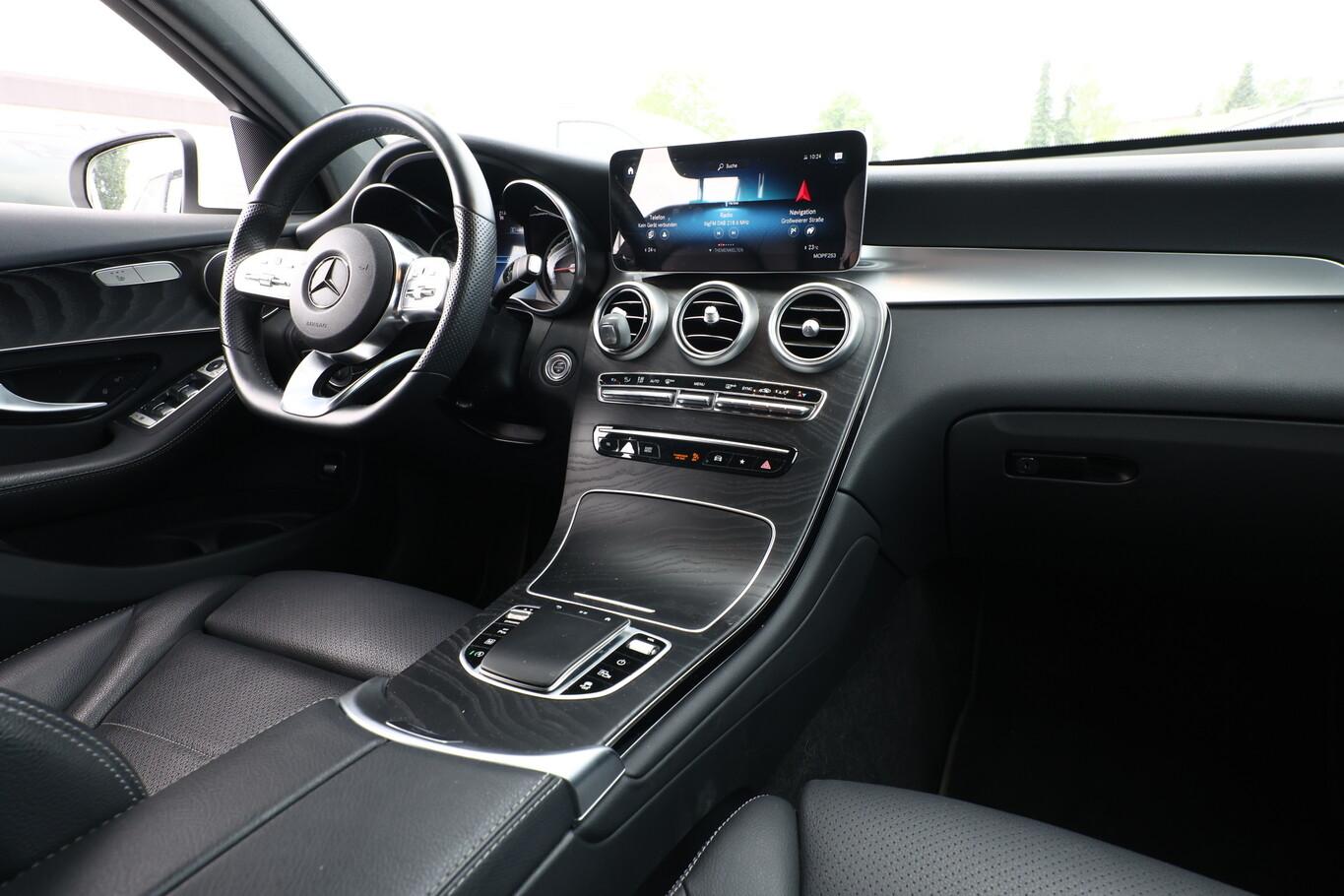 Mercedes-Benz GLC 200 4M Coupé AMG Line LED Kam SHZ Nav PrivG