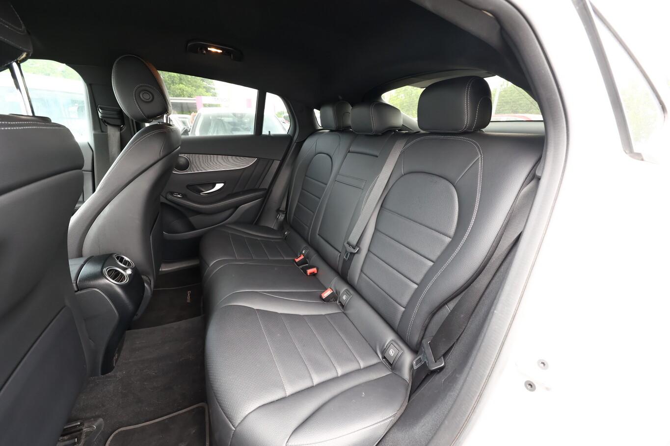 Mercedes-Benz GLC 200 4M Coupé AMG Line LED Kam SHZ Nav PrivG