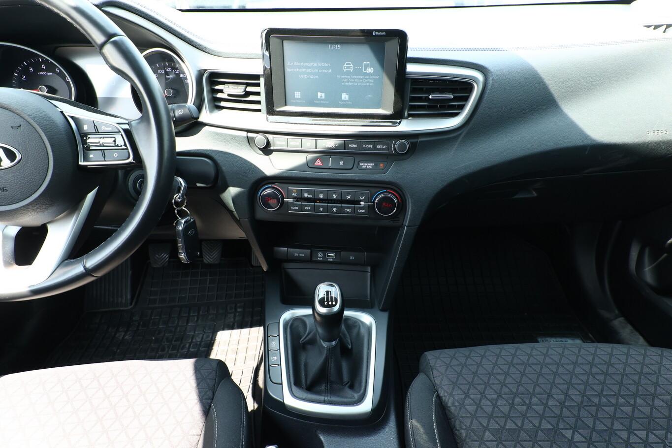 Kia cee'd / Ceed Ceed SW 1.4 TGDI 140 Kam PDC Klimaaut. LaneAs