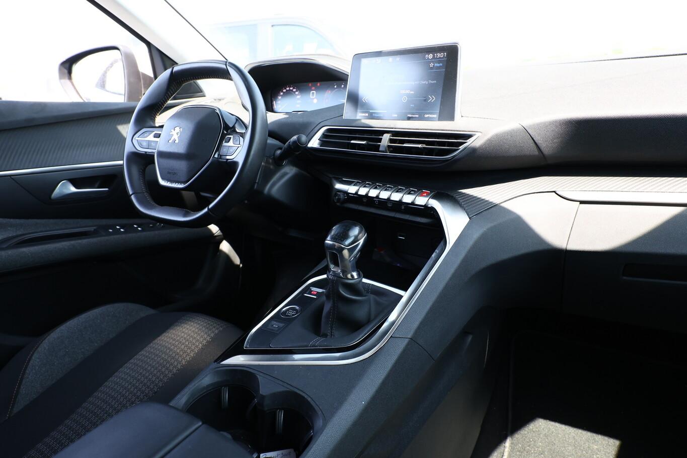 Peugeot 3008 1.5 BlueHDi 130 Active Pack Kam PDC Temp