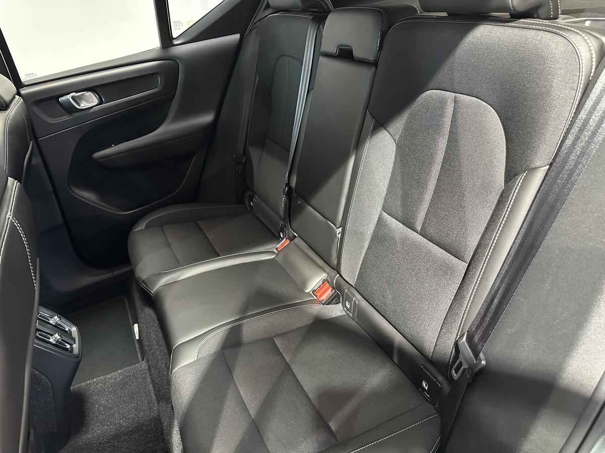 Volvo XC40 XC40 D4 AWD Momentum Standhz.*Kamera*8-fach bereift  