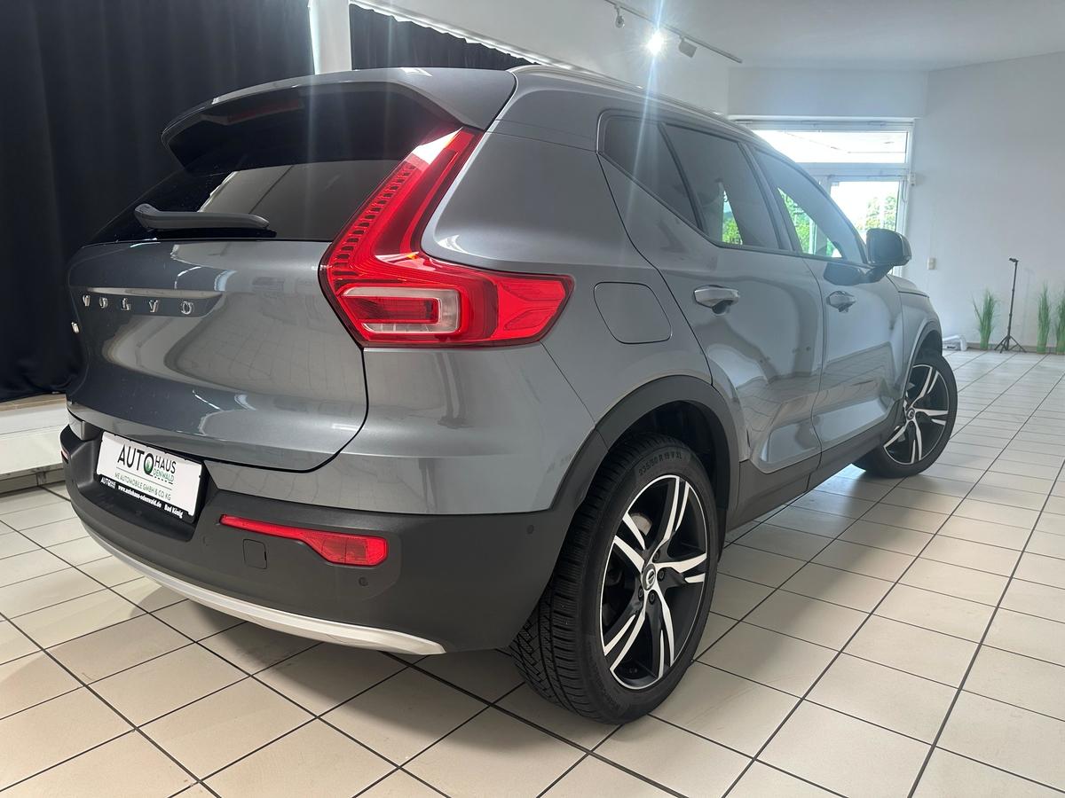 Volvo XC40 XC40 D4 AWD Momentum Standhz.*Kamera*8-fach bereift  