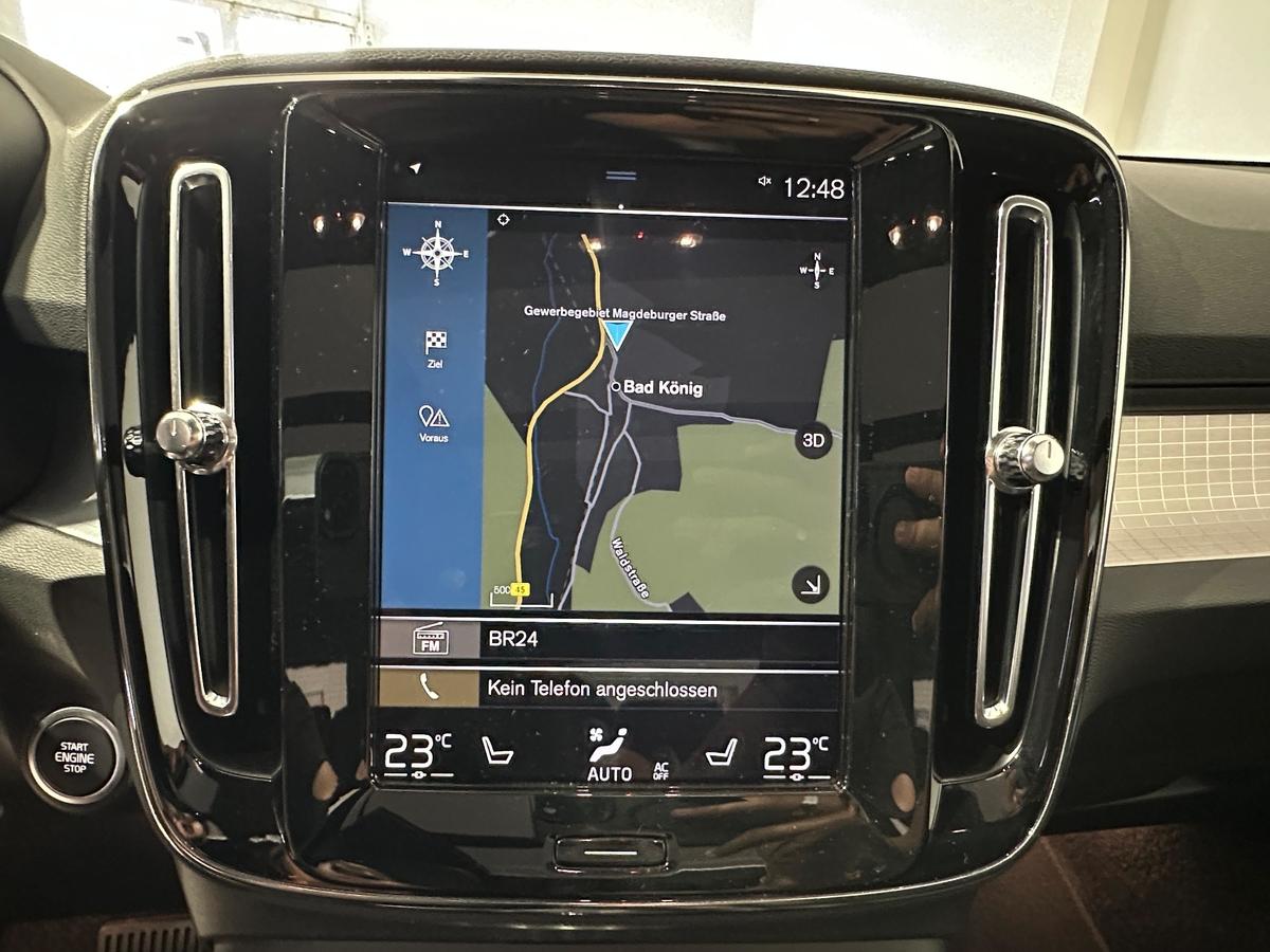 Volvo XC40 XC40 D4 AWD Momentum Standhz.*Kamera*8-fach bereift  