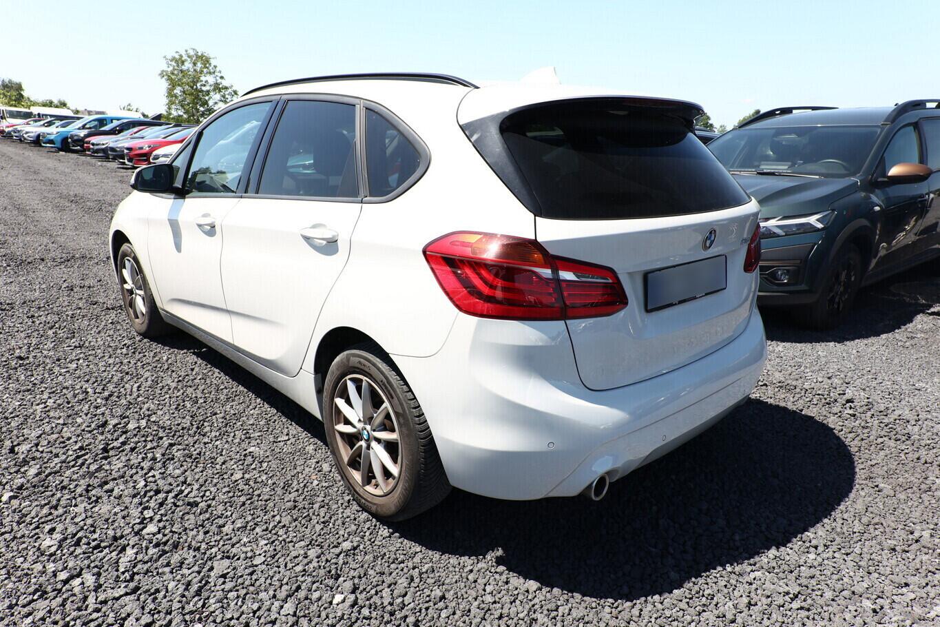 BMW 216 2er Active Tourer i Advantage LED PDC SHZ