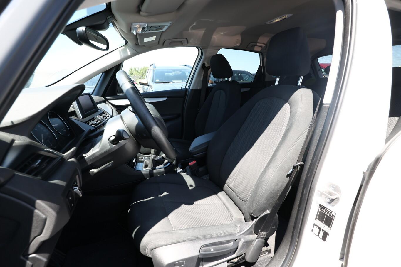 BMW 216 2er Active Tourer i Advantage LED PDC SHZ