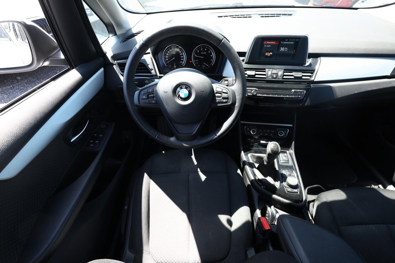 BMW 216 2er Active Tourer i Advantage LED PDC SHZ