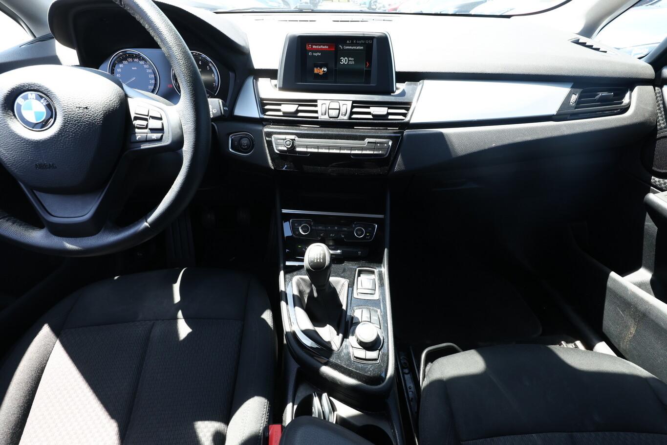 BMW 216 2er Active Tourer i Advantage LED PDC SHZ
