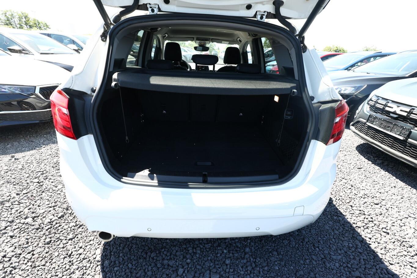 BMW 216 2er Active Tourer i Advantage LED PDC SHZ